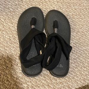 Black Sanuk yoga sandals